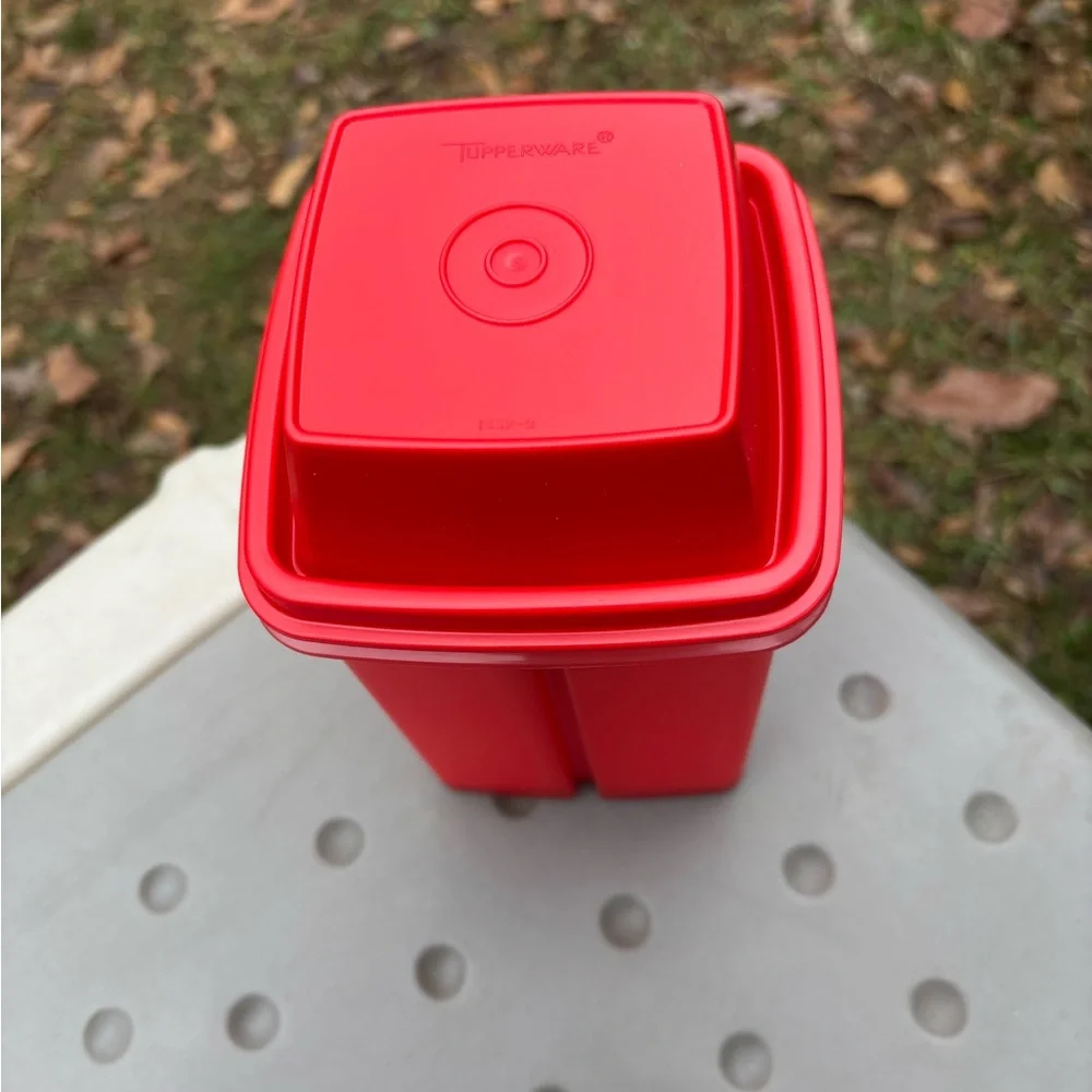 Tupperware Pick a Deli Small Container 4.5 Cups (1 L)